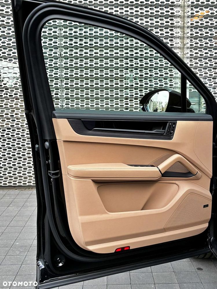 Porsche Cayenne - 13