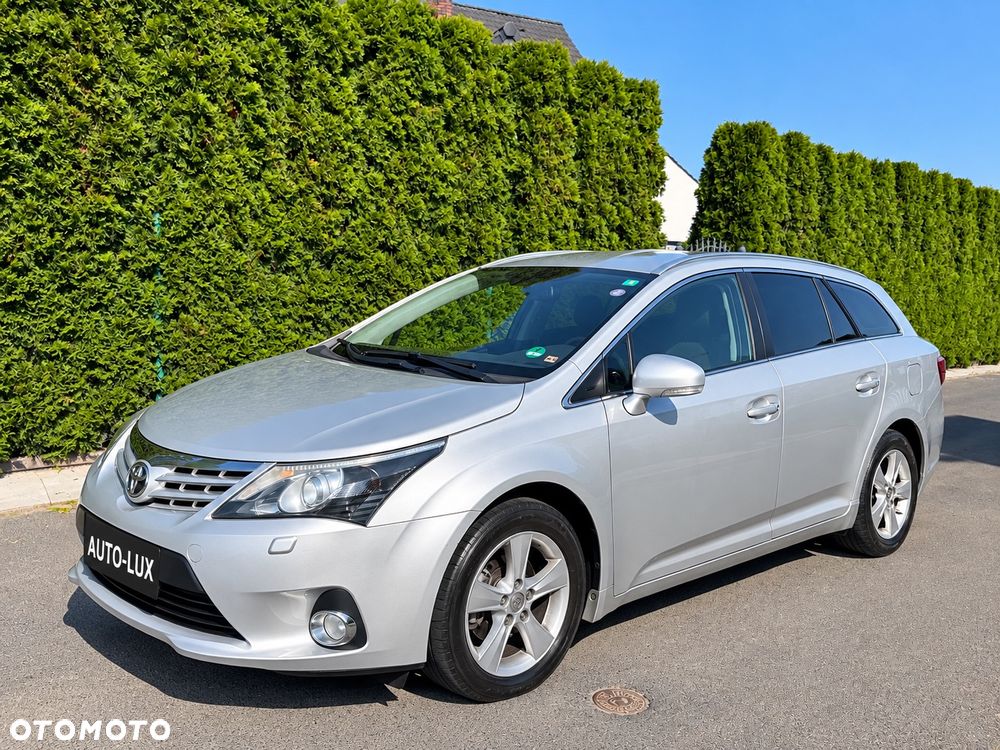 Toyota Avensis Touring Sports 1.8 Executive - 1