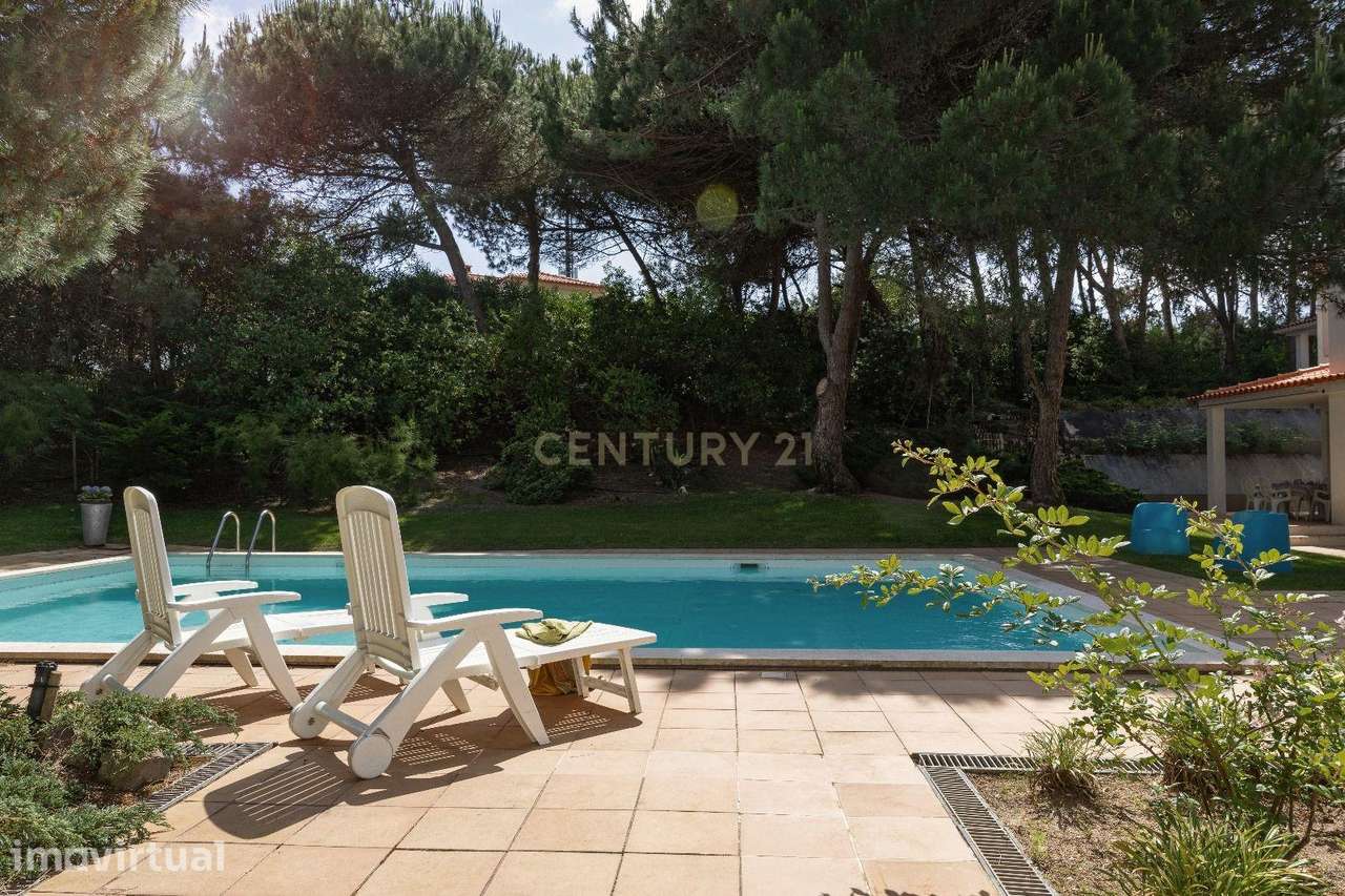 Vila T6 com piscina com área de terreno de 2895 m² na Praia d'el Rey - Grande imagem: 3/36