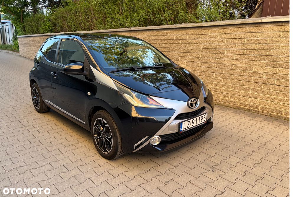 Toyota Aygo x-clusiv - 26