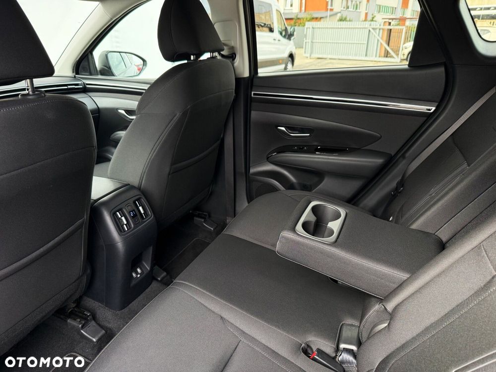 Hyundai Tucson 1.6 T-GDi HEV Executive 2WD - 24