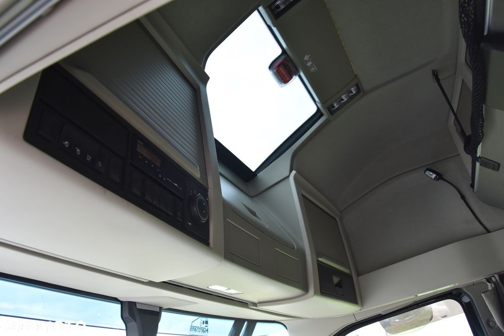 Volvo FH5 540 EURO6 / GLOBETROTTER XL / FULL-LED / KLIMA POSTOJOWA / NAWIGACJA / KAMERY / ALU FELGI / SKÓRY / CAŁY NA PODUSZKACH / TV / FULL OPCJA / STAN IDEALNY ! ! ! - 28