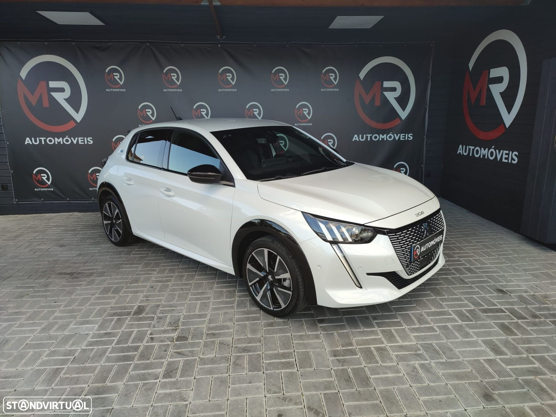 Peugeot e-208 50 kWh GT - 4
