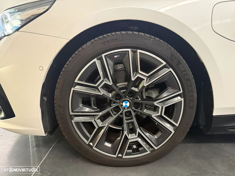 BMW 530 e Pack Desportivo M Pro - 17