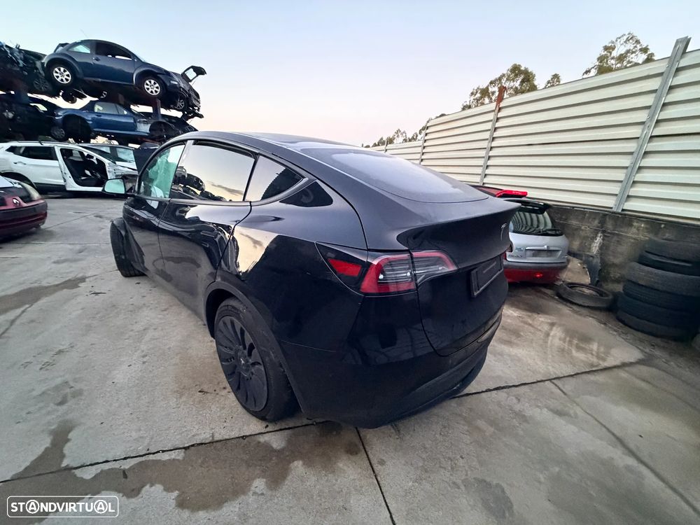 TESLA MODEL Y TRAÇÃO TRASEIRA DE 2025 EM FIM DE VIDA (CENTRO DE ABATE) - 2