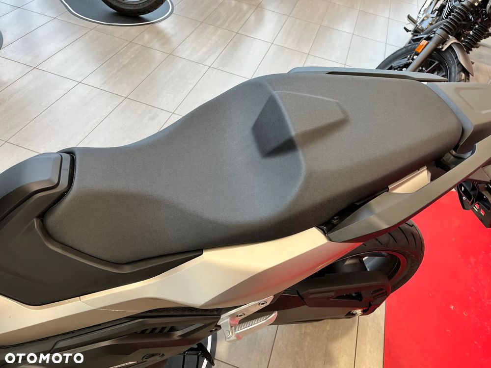 Honda NSS - 11