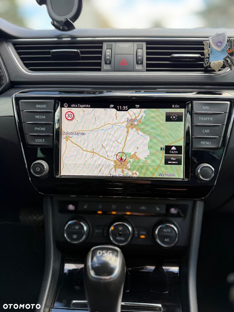 Skoda Superb 2.0 TDI Sportline DSG - 27