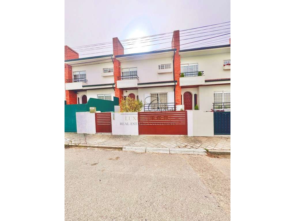 Moradia T3 com Garagem e Terreno em Arcozelo, Vila Nova de Gaia - Grande imagem: 2/20