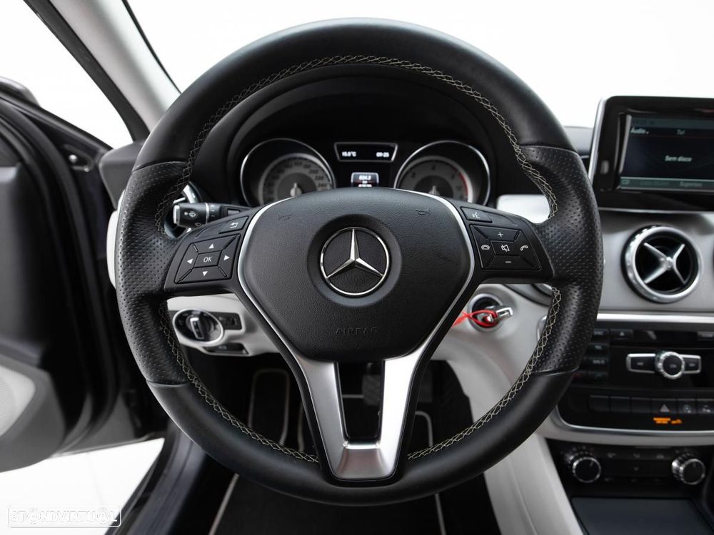 Mercedes-Benz GLA 180 - 15