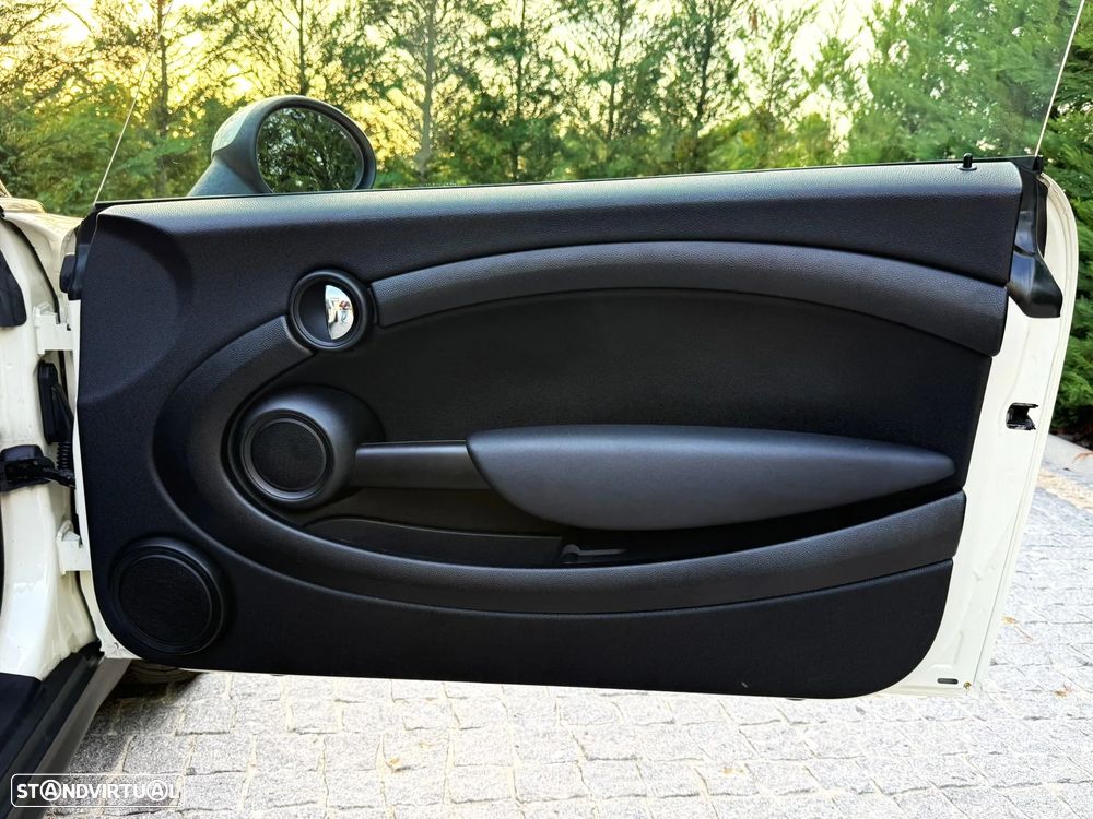 MINI Cabrio Cooper D - 21
