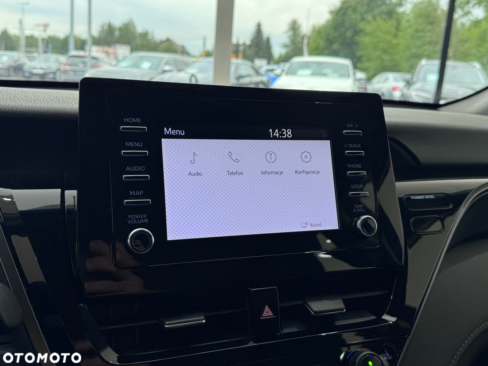 Toyota Camry - 32