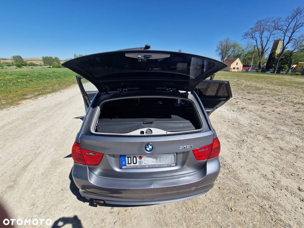 BMW Seria 3 318i - 12