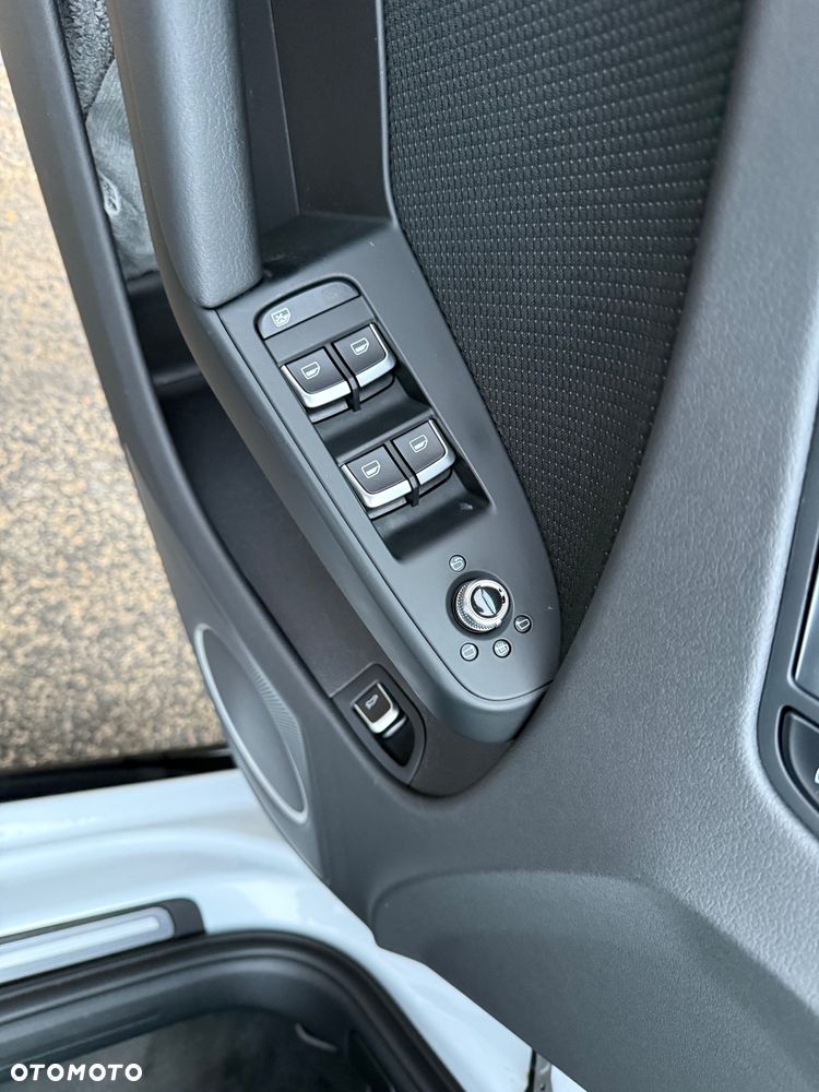 Audi A4 Avant 2.0 TDI DPF clean diesel quattro S tronic S line Sportpaket - 19