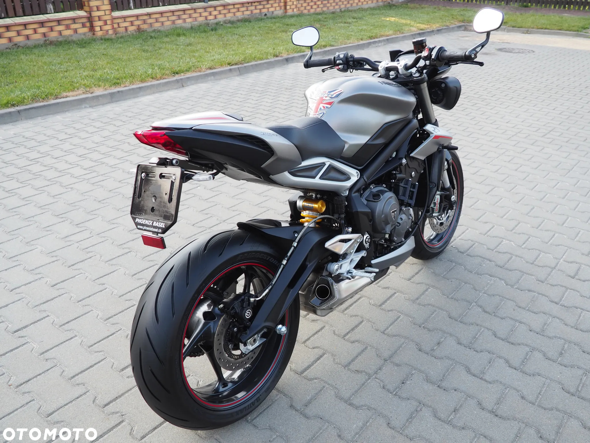 Triumph Street Triple - 37