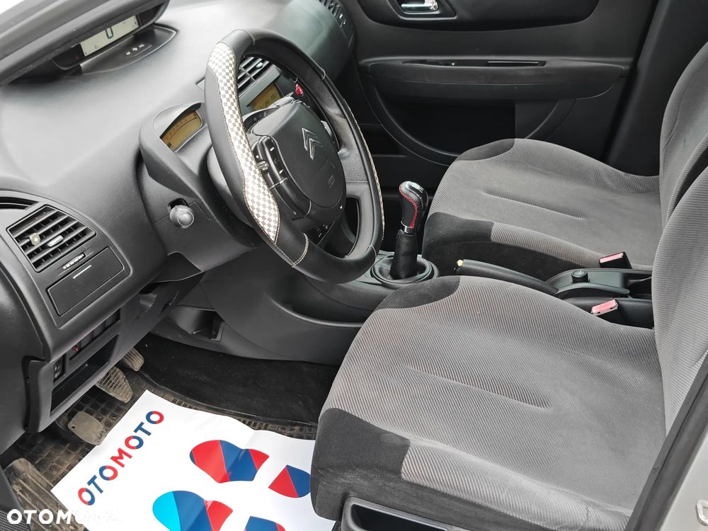 Citroën C4 1.4 16V Advance - 6