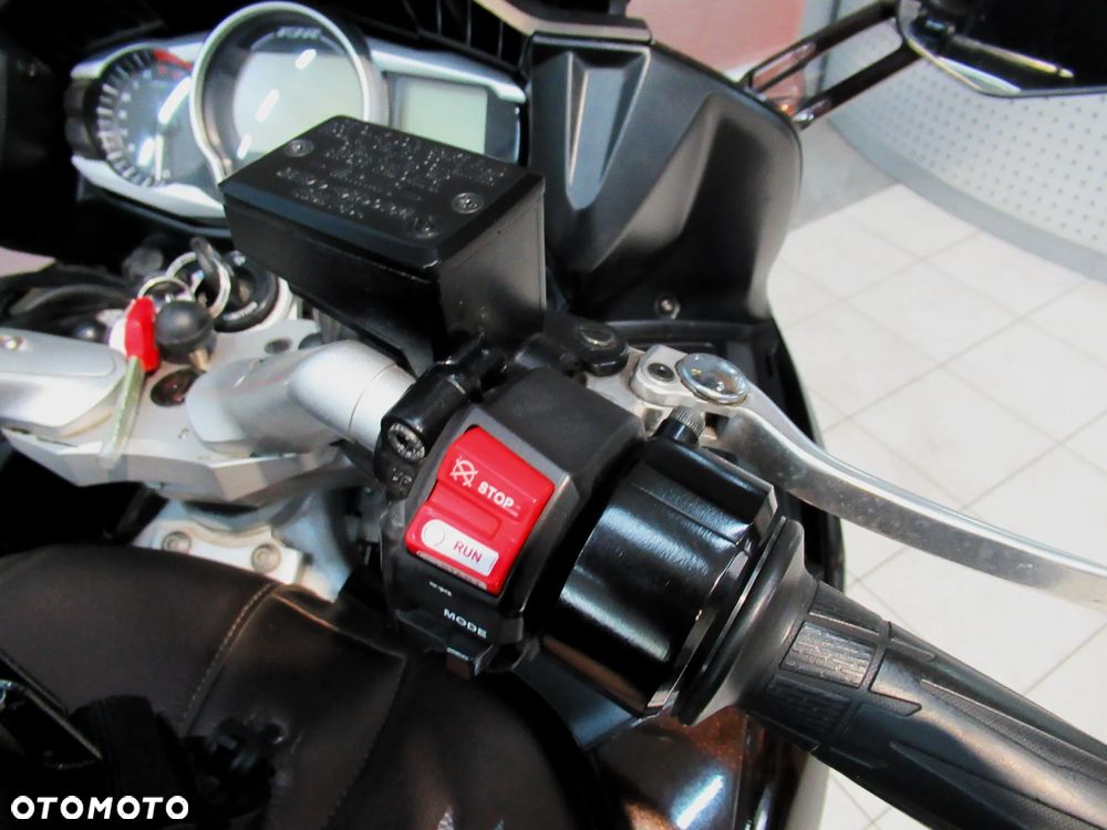 Yamaha FJR - 27