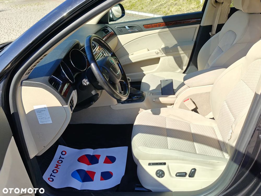 Skoda Superb 2.0 TSI Elegance DSG - 9