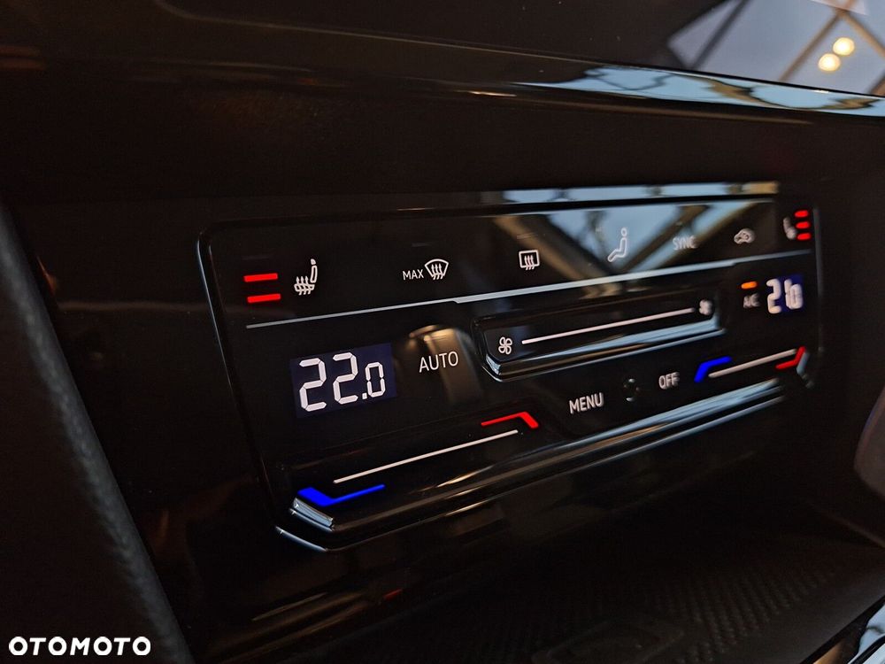 Volkswagen Passat 2.0 TSI Elegance DSG - 22