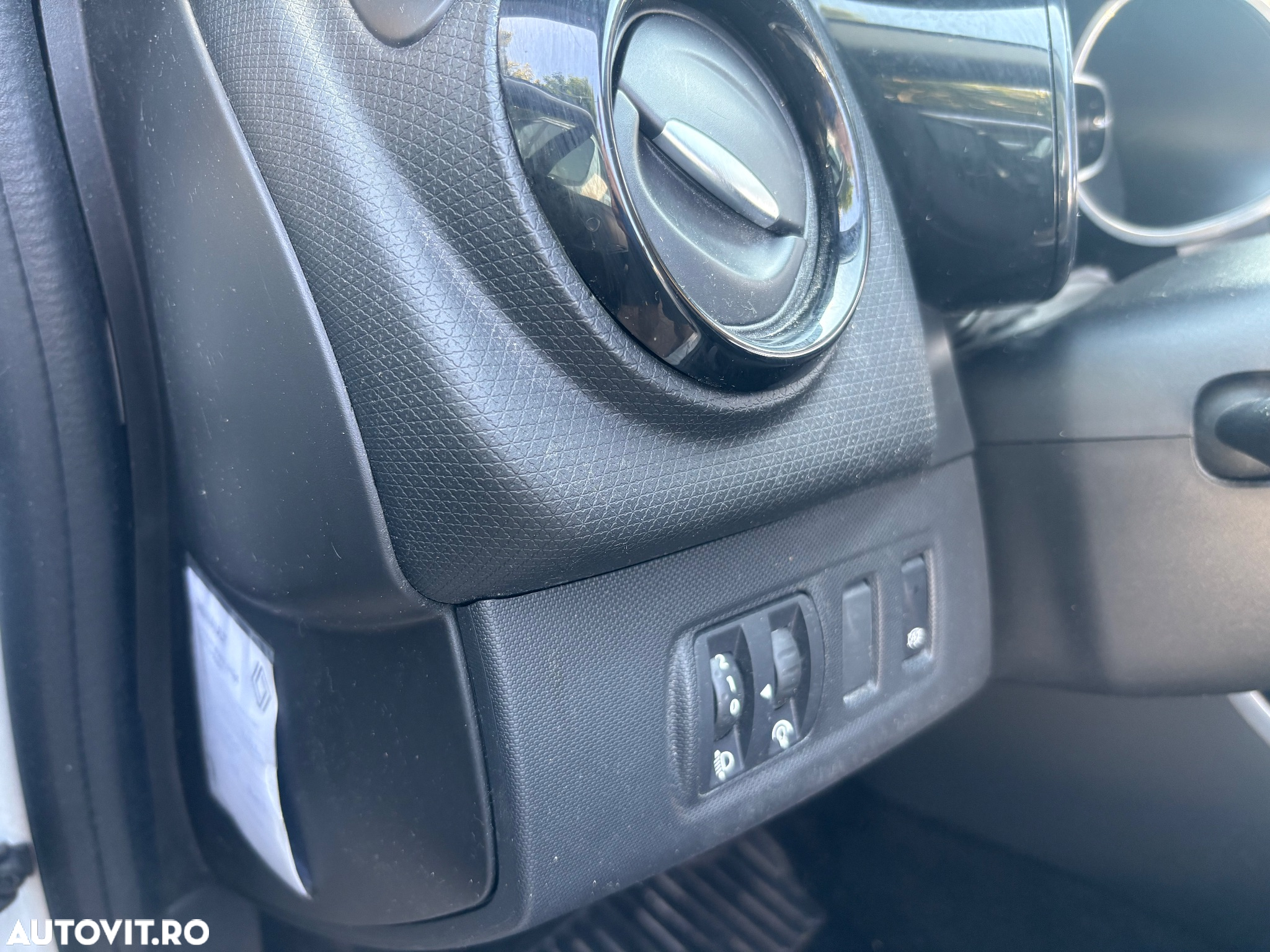 Renault Clio (Energy) TCe 90 Start & Stop INTENS - 22