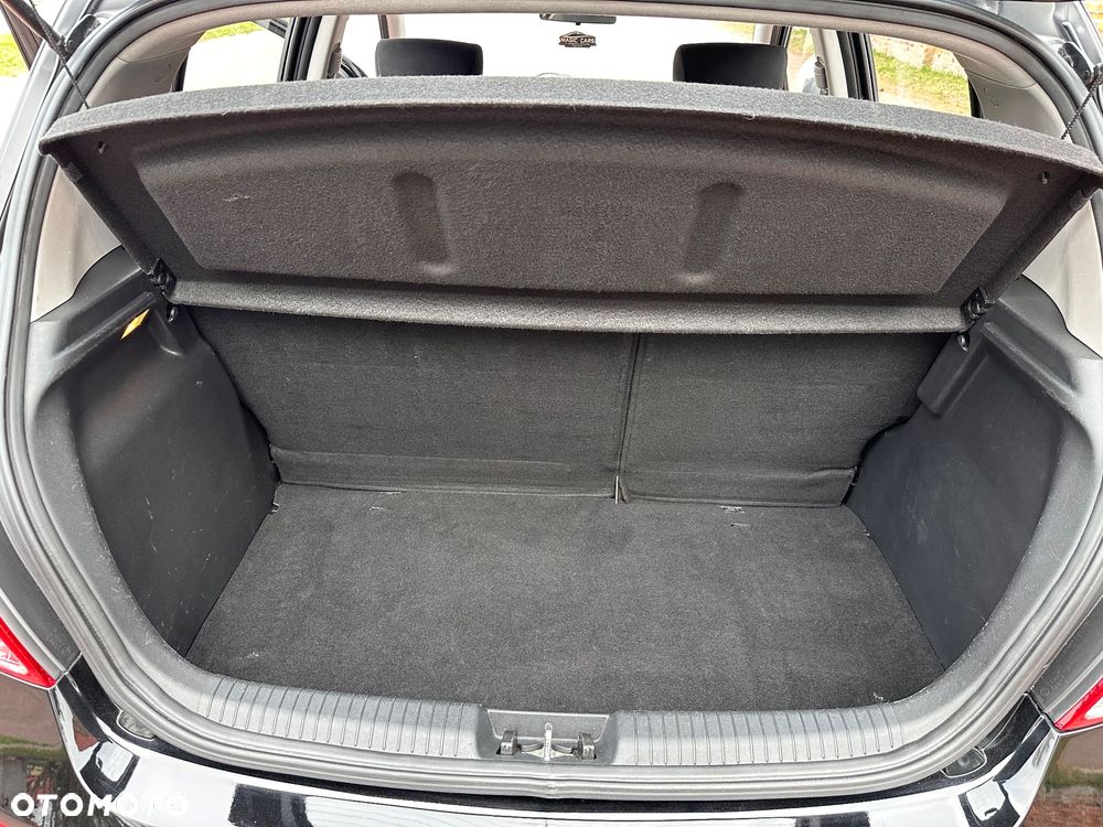 Hyundai i20 1.2 Fifa World Cup Edition - 27