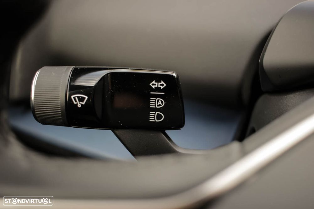 Volvo EX30 Single Motor Extended Range RWD Core - 17