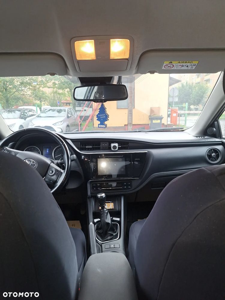 Toyota Corolla 1.6 Comfort - 9