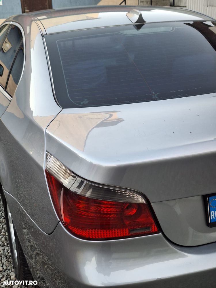 BMW Seria 5 525d Touring - 4