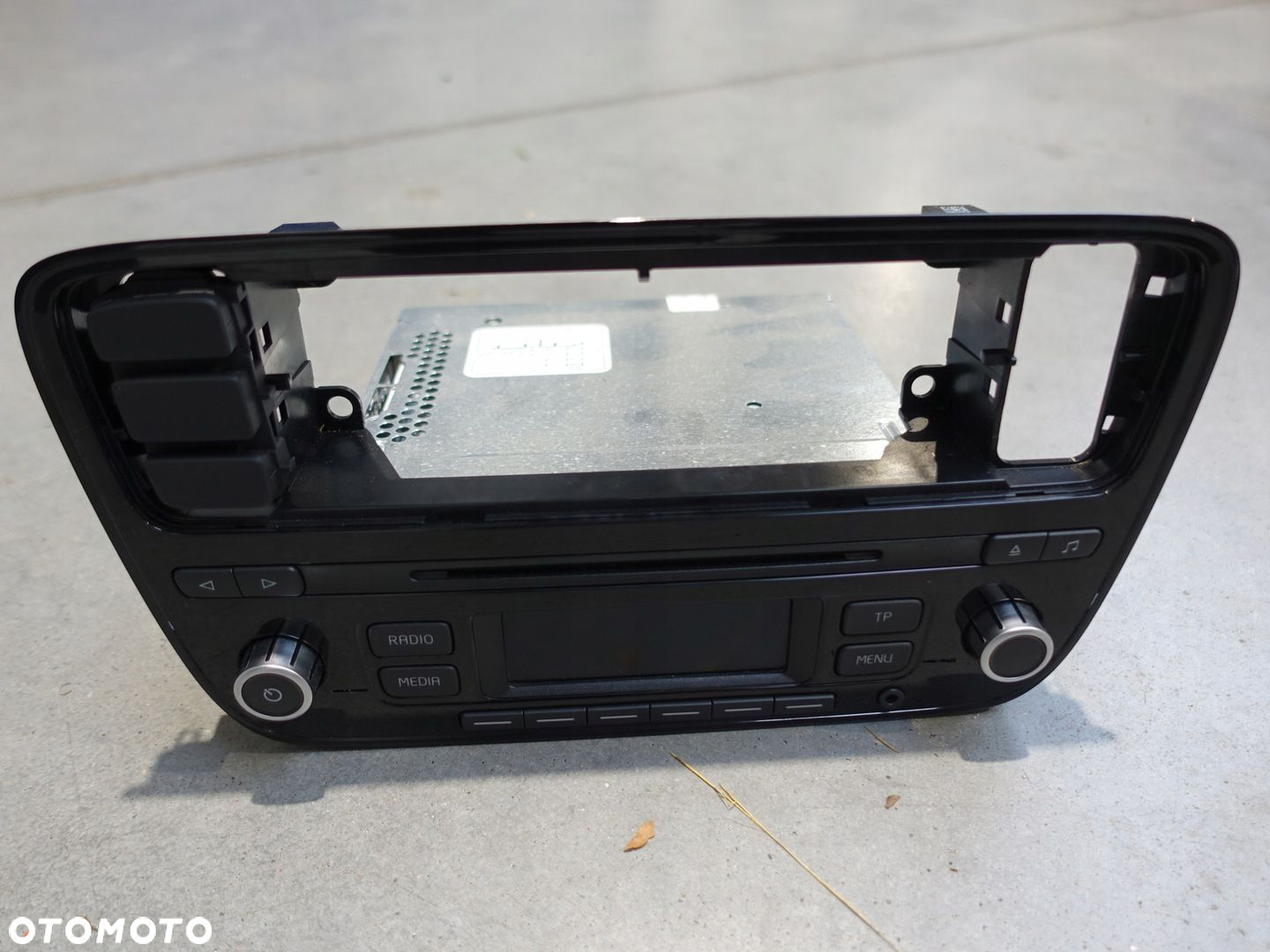 VW UP ORYGINALNE RADIO Z CD RCD 215 RCD215 KOD ORYGINAŁ OE 1S0035156H - 2