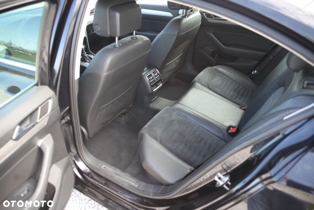 Volkswagen Passat - 10