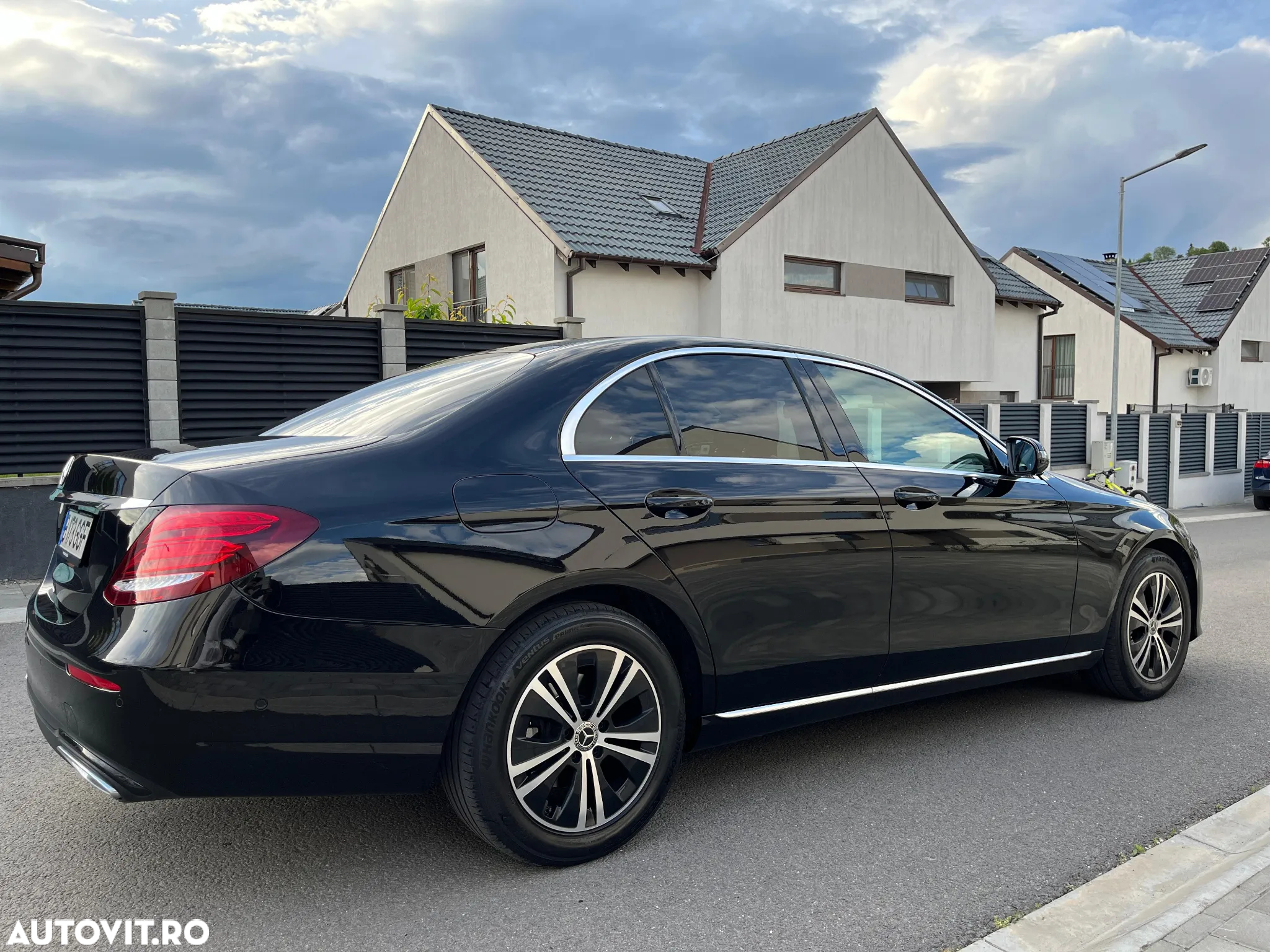 Mercedes-Benz E 220 d T 9G-TRONIC Avantgarde - 5