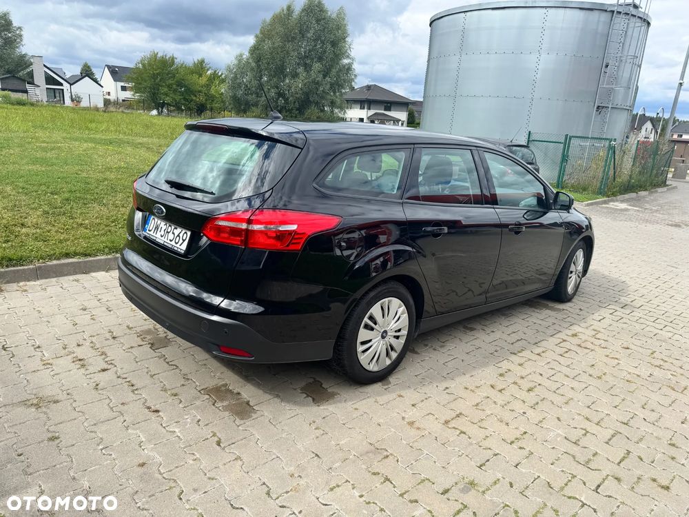 Ford Focus 1.5 TDCi SYNC Edition - 6