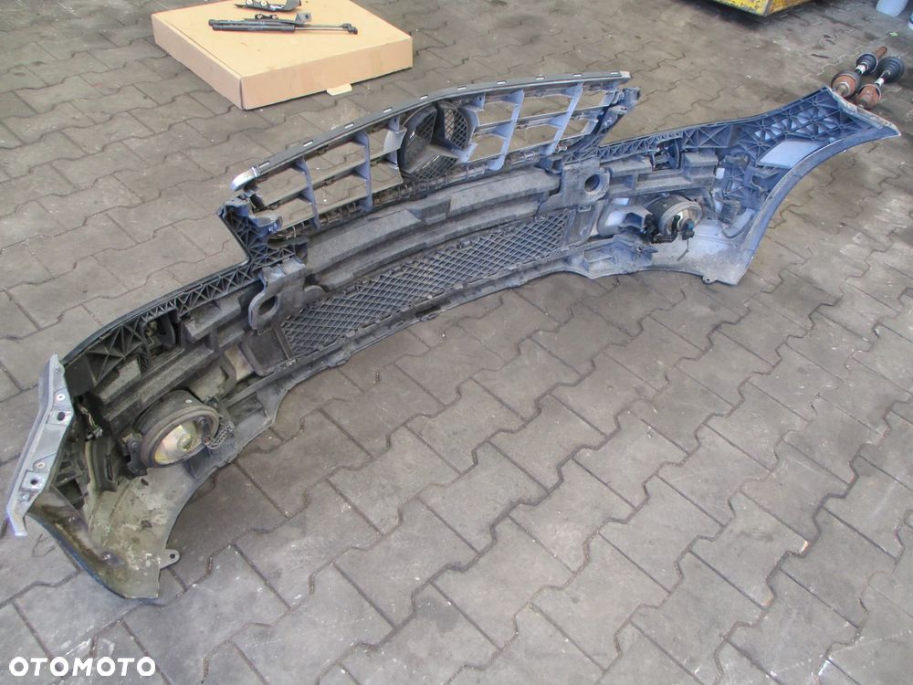 MERCEDES C KLASA W204 2007- ZDERZAK PRZEDNI PRZÓD 6xPDC - 6