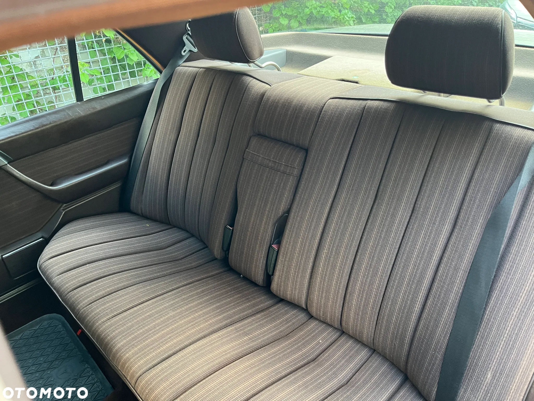 Mercedes-Benz W124 (1984-1993) - 26