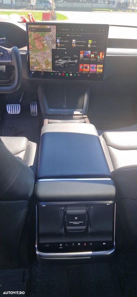 Tesla Model S - 12