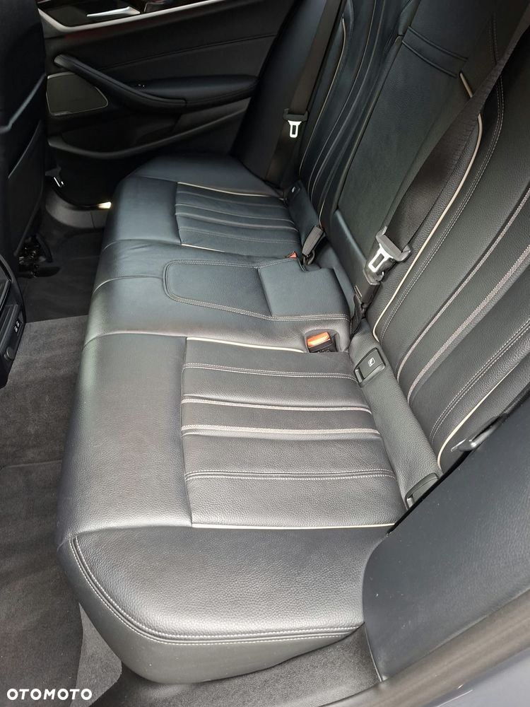 BMW Seria 5 530d xDrive mHEV Luxury Line - 17
