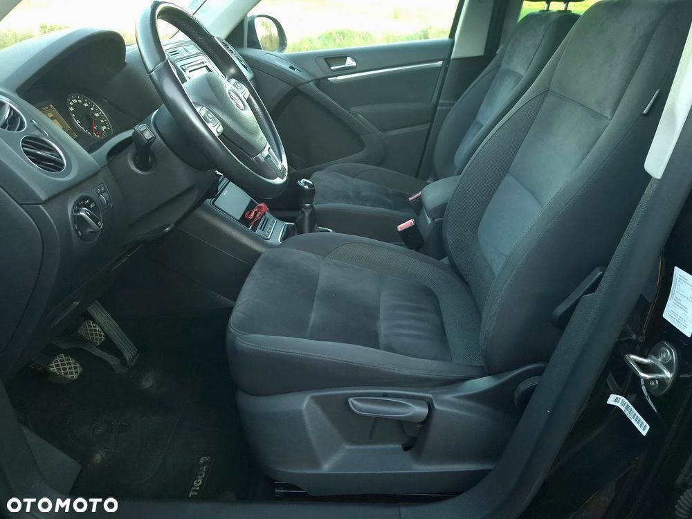 Volkswagen Tiguan 2.0 TDI DPF BlueMotion Technology Sport & Style - 16