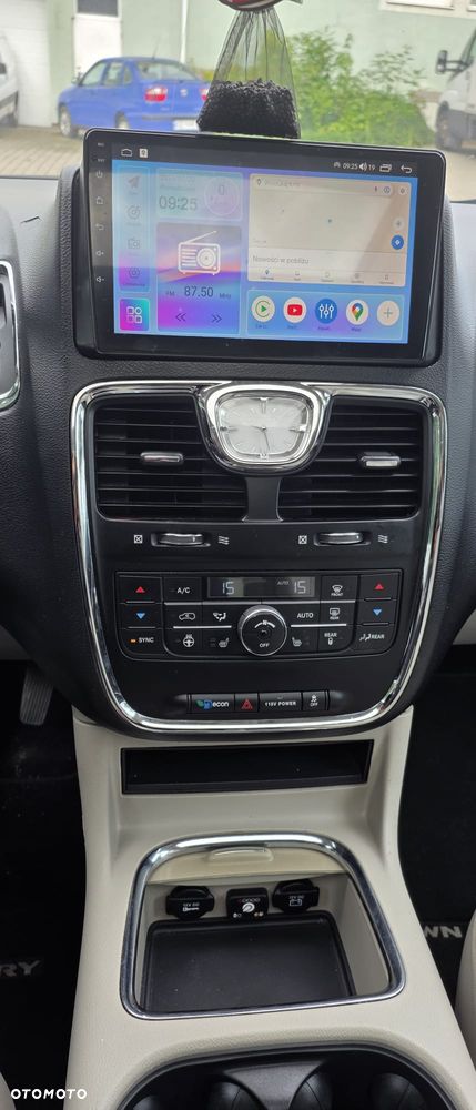 Chrysler Town & Country 3.6 Limited - 18