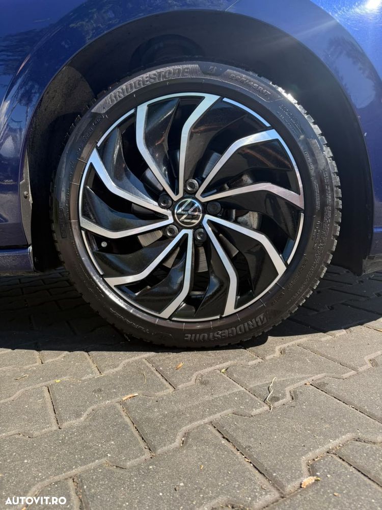 Volkswagen Golf 1.0 eTSI DSG MHEV Life - 9