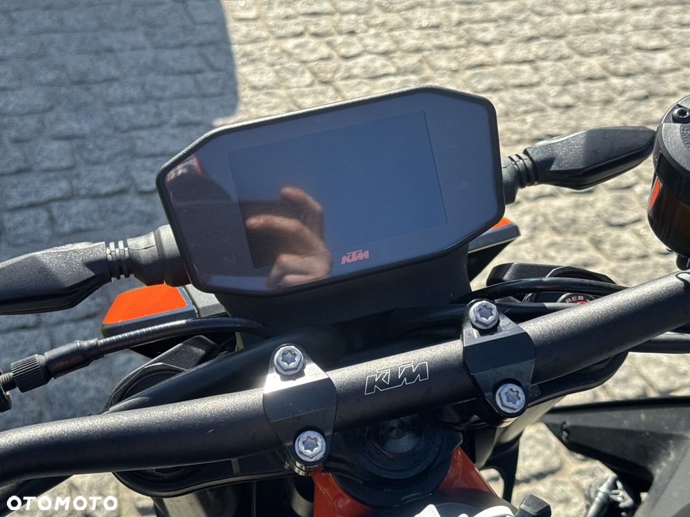 KTM DUKE 890 - 25