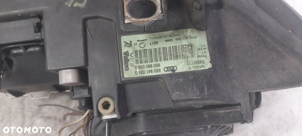 .  PRZOD PRZEDNIA LAMPA PRAWA AUDI A4 B6 - 6