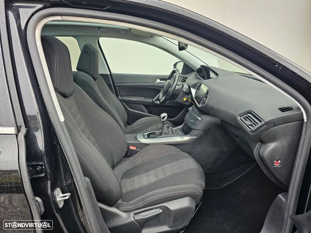 Peugeot 308 1.6 BlueHDi Allure J17 - 27