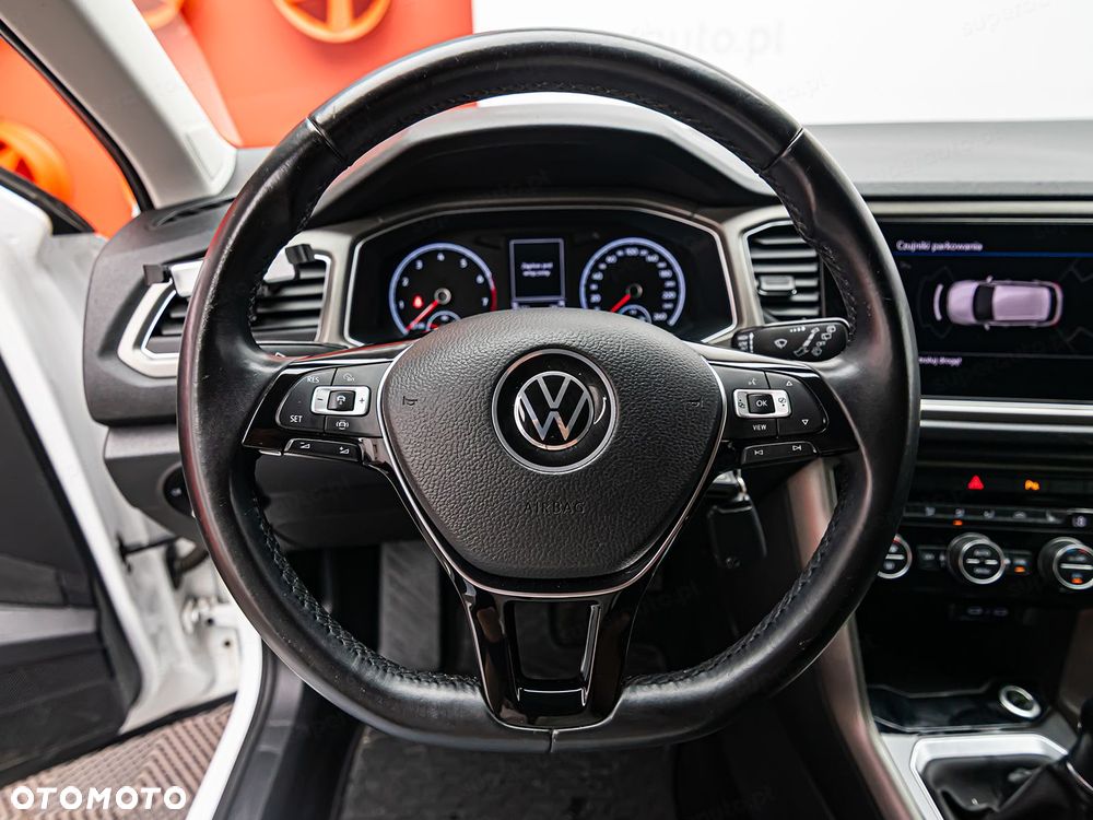 Volkswagen T-Roc - 11