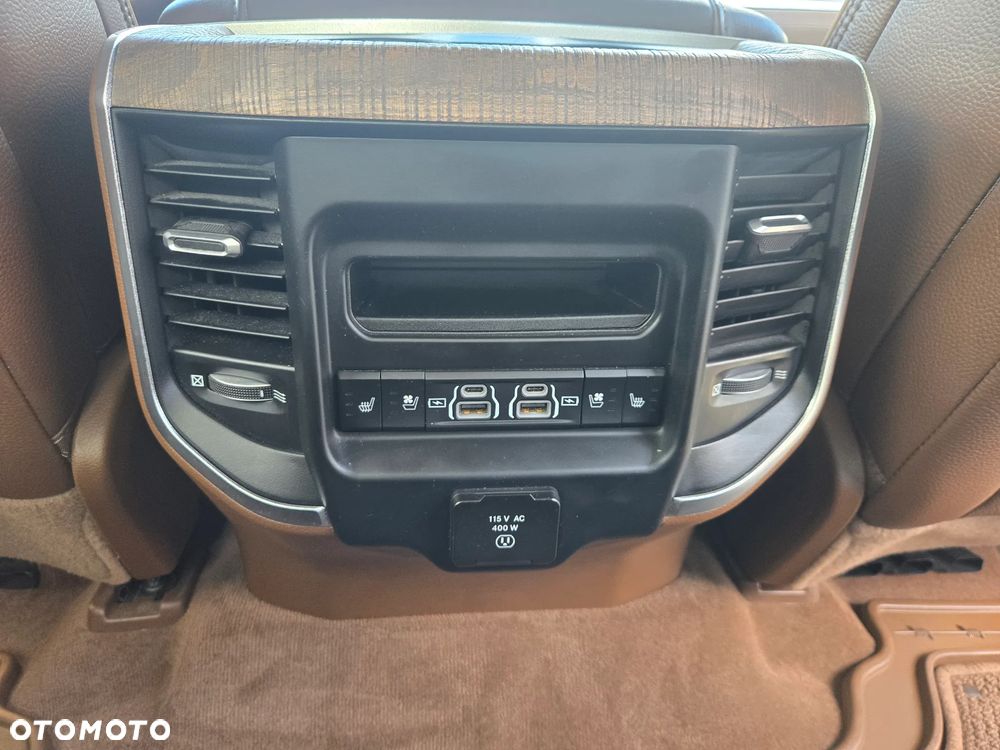 RAM 1500 Crew Cab Longhorn - 24