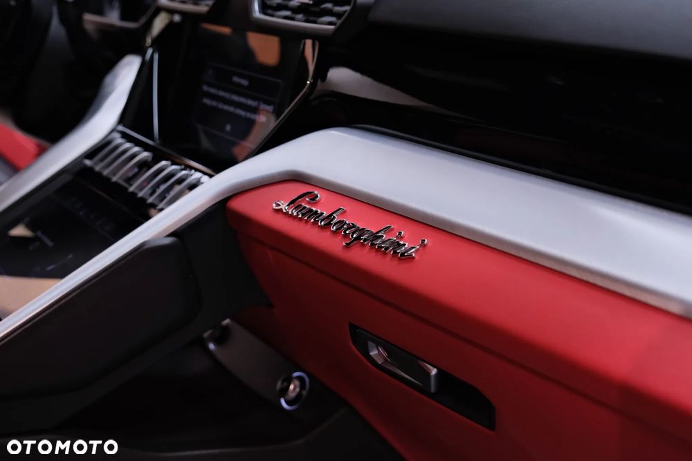 Lamborghini Urus - 33
