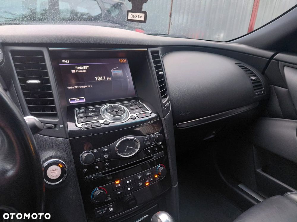 Infiniti QX70 3.7 S Premium - 12