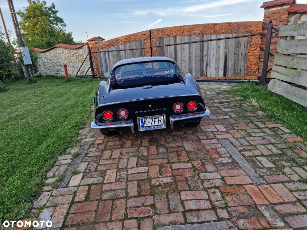 Chevrolet Corvette - 23