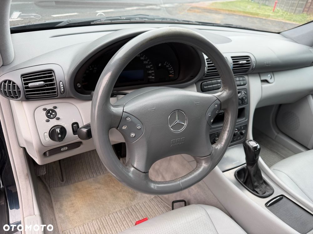 Mercedes-Benz Klasa C 220 T CDI Avantgarde - 27