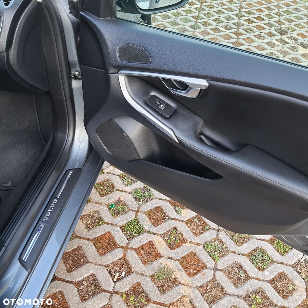 Volvo V40 D4 Geartronic Momentum - 14