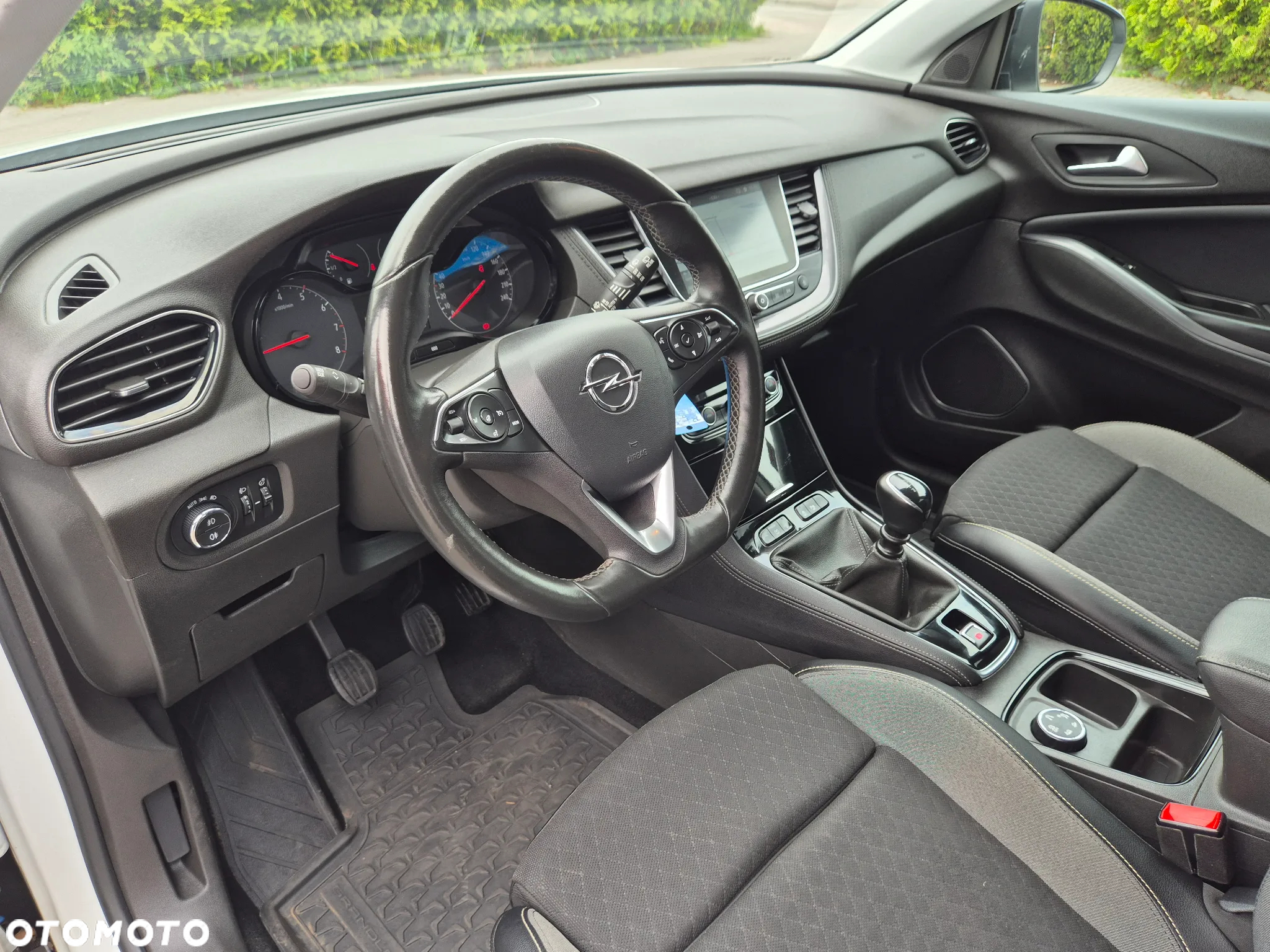 Opel Grandland X 1.5 D Start/Stop 2020 - 26