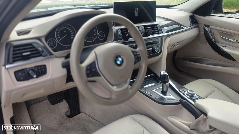 BMW 320 d Auto Line Luxury - 13